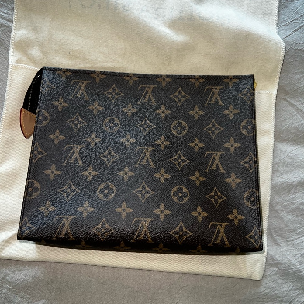 Louis Vuitton Toilet Pouch 26 Monogram